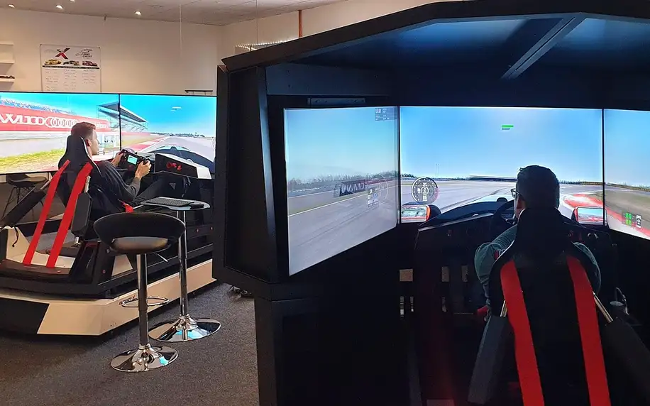 Super realistický simulátor závodních aut: 30-60 minut