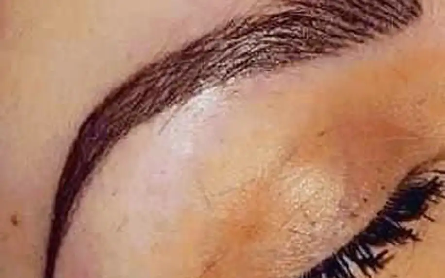 Permanentní make-up: oční linky, obočí i rty