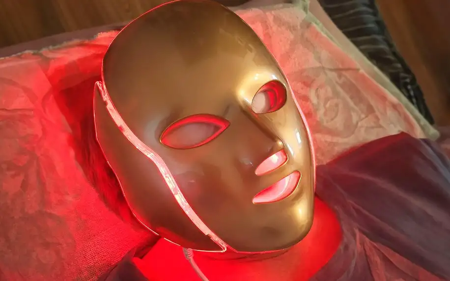 Terapie LED světlem na obličej a krk