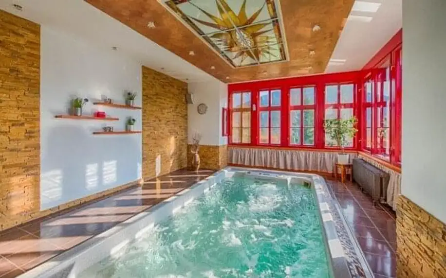 Beskydy: Hotel Zlatý Orel Ostravice **** s polopenzí, privátním wellness s bazénem a saunou + relax v jeskyni