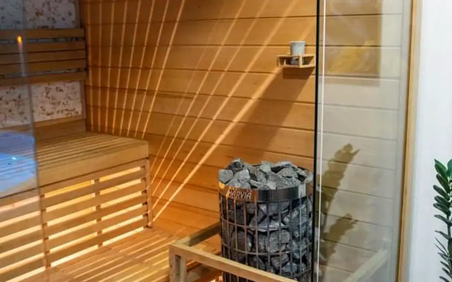 Senzační privátní lázně se saunou, vířivkou a lahví prosecca pro 2 osoby v Praze