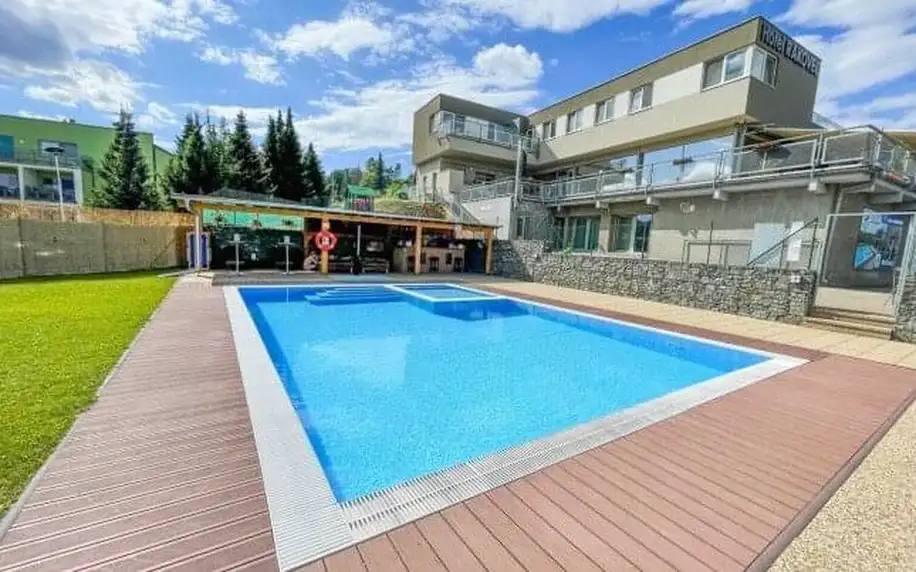 Relax u Brněnské přehrady v Hotelu Rakovec *** s polopenzí, bazénem a wellness s vířivkou a saunami + bowling