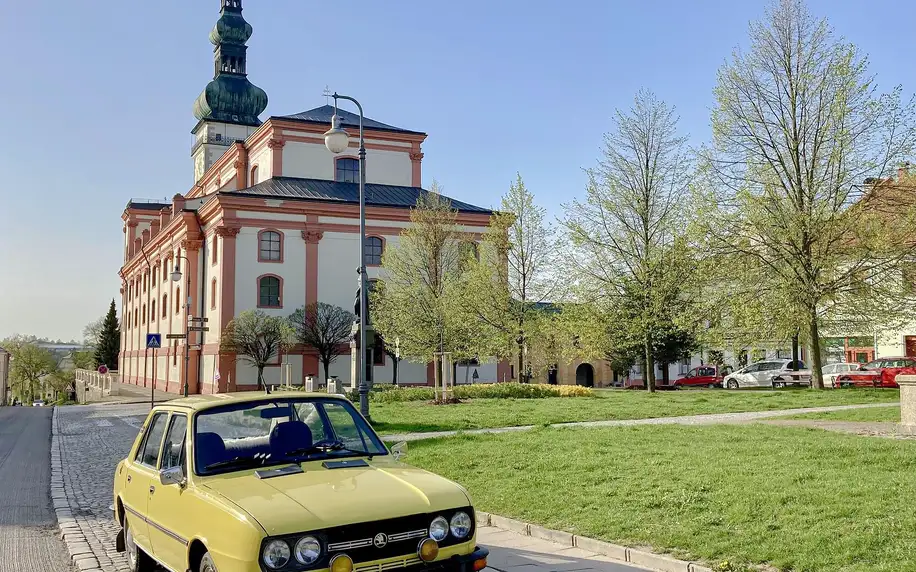 Historická Škoda 120 až na 5 dní i s piknikovým košem