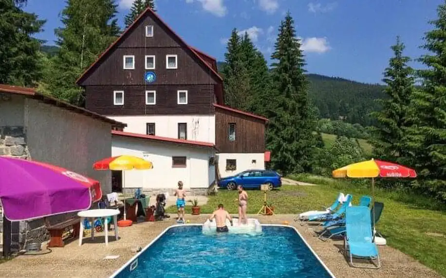 Krkonošský národní park v blízkosti atrakcí v Horském Hotelu Flora s polopenzí a venkovním vyhřívaným bazénem