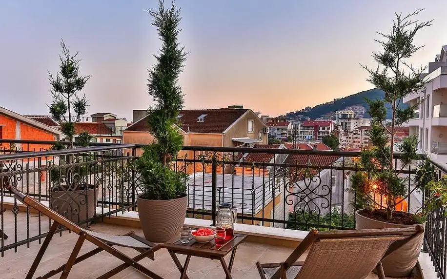 Černá Hora - Budva na 8 dnů, snídaně v ceně