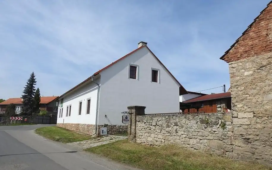 Střední Čechy: Restaurace a penzion U Lva