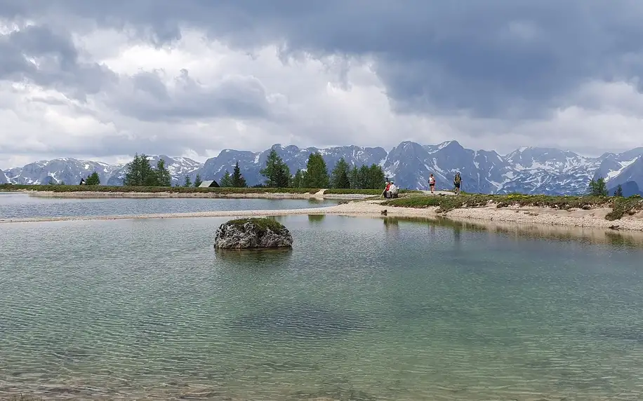 Horský penzion v rakouských Alpách s jídlem i bazénem