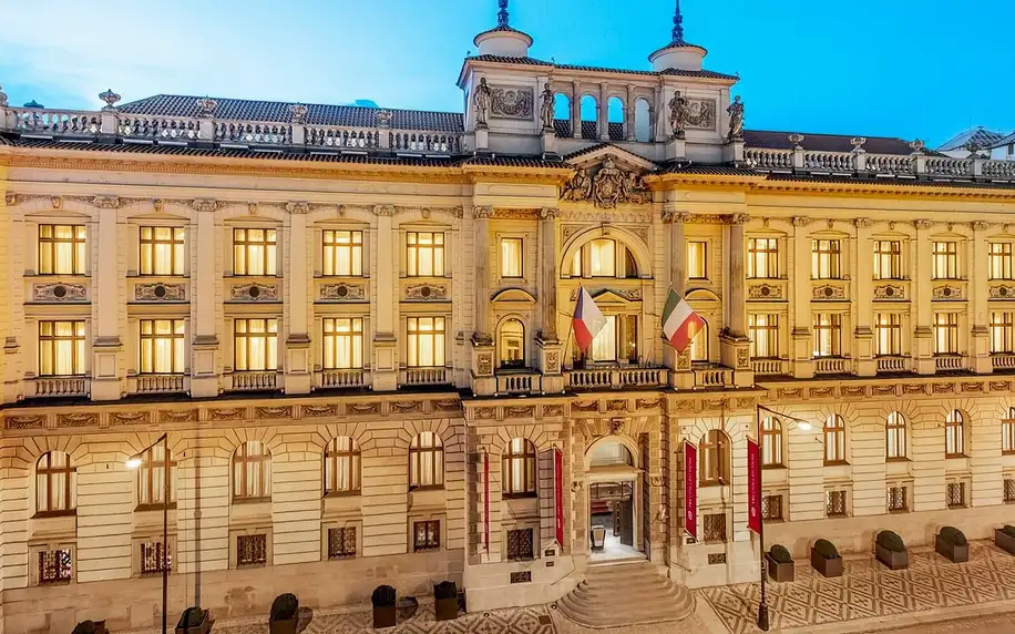 Honosný hotel v Praze i se snídaněmi či wellness