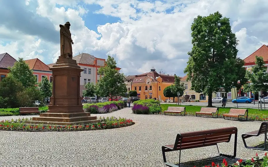 Pobyt na náměstí v Čáslavi i se snídaní a saunou