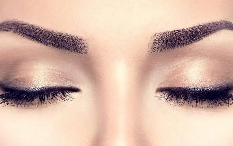 Permanentní make-up: oční linky, kontura i výplň rtů