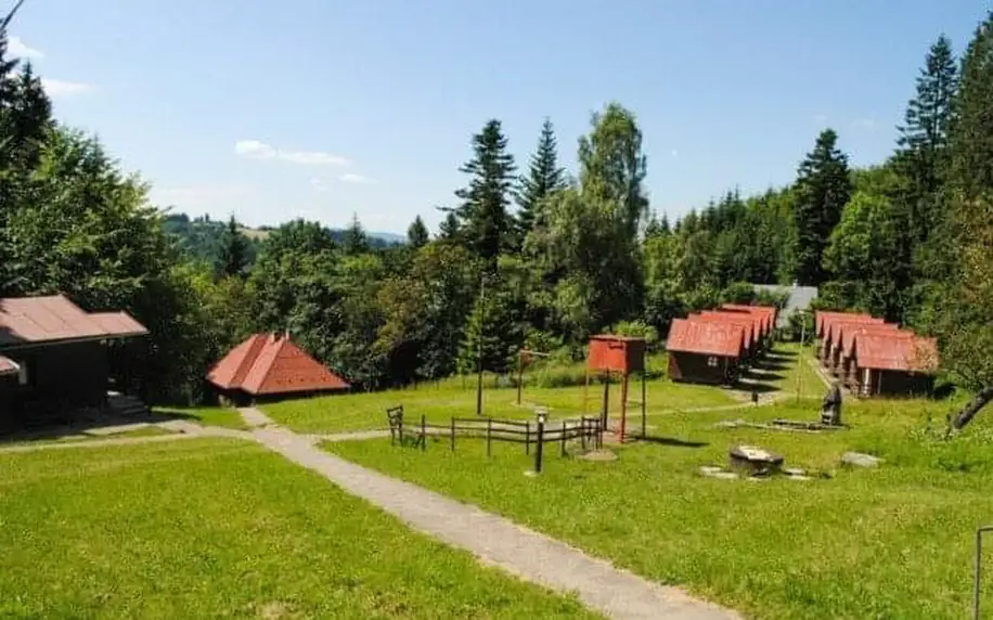 Bílé Karpaty a Valašsko: Rekreační středisko Královec v bungalovu s polopenzí, saunou, kulečníkem a vyžitím