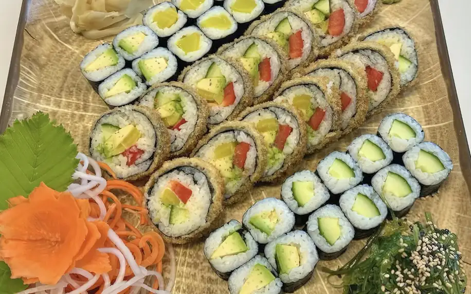 Sushi sety s 38 až 71 ks: avokádo, losos i krevety