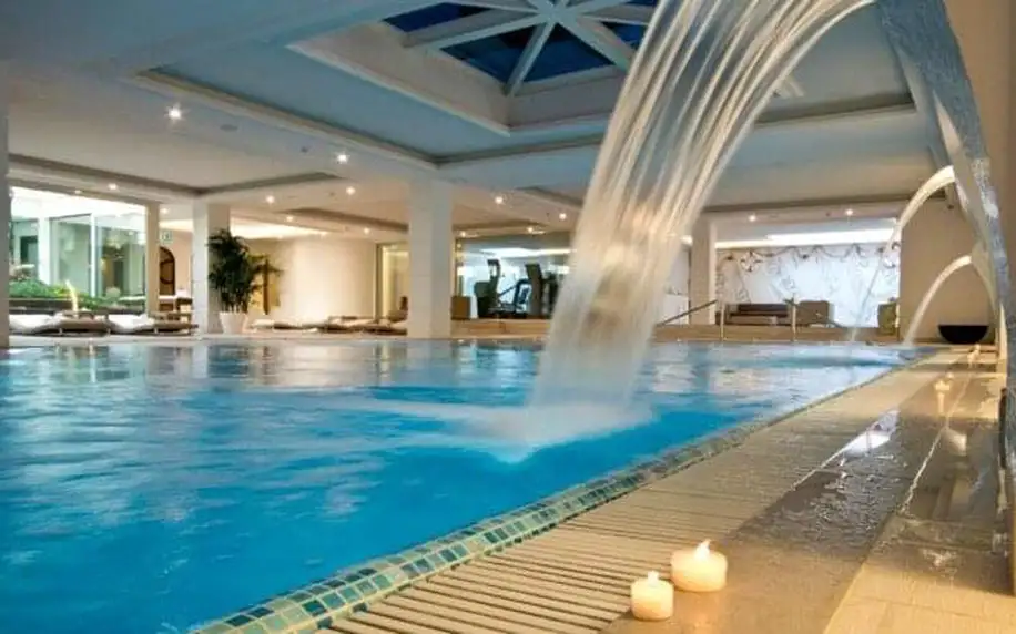 Itálie 200 m od pláže: Luxusní pobyt v 5* Grand Hotelu da Vinci s plnou penzí či polopenzí + 2 bazény a drink