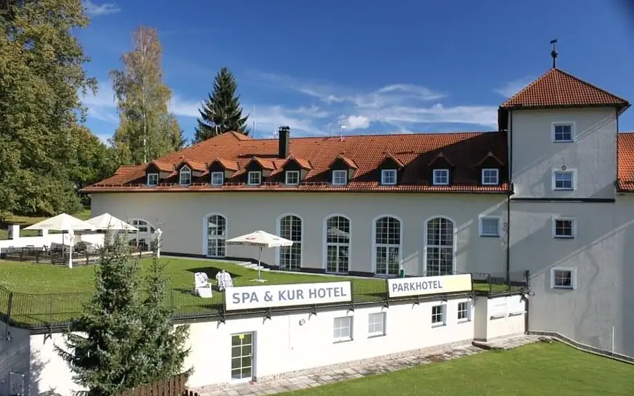 Lázeňský wellness pobyt s polopenzí na Šumavě v Parkhotelu Kašperské Hory pro 2 osoby na 2 noci