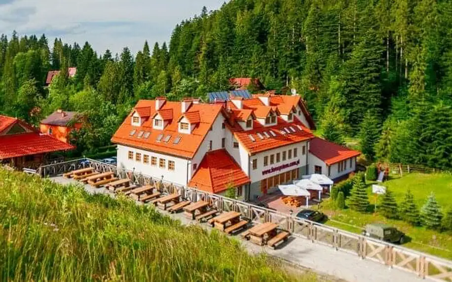 Polské Beskydy: Korbielów v Hotelu Fero Lux se snídaní/polopenzí a neomezeným wellness s bazénem i saunou