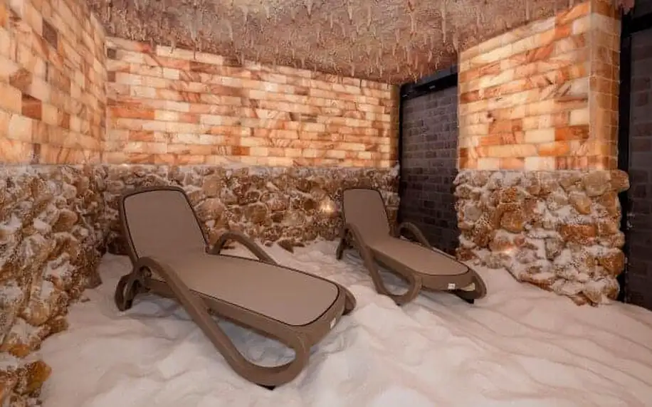 Baltské moře 500 m od pláže v Resortu Król Plaza Spa & Wellness s polopenzí a neomezeným bazénem + 3 sauny
