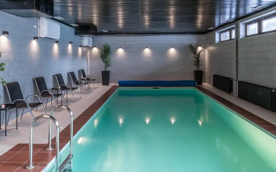 Wellness hotel s bazénem v Harrachově: snídaně i sauna