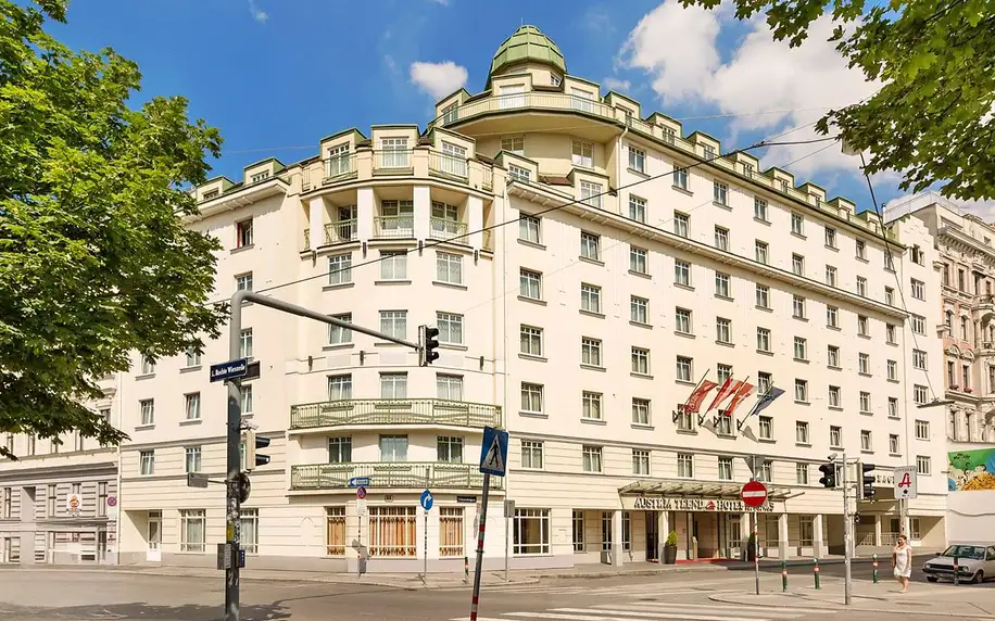 4* hotel v centru Vídně se snídaněmi a ruským kolem