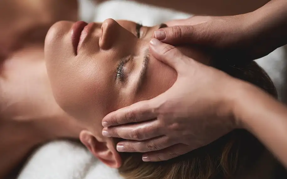 Celotělová masáž s masáží obličeje v délce 60-90 min.