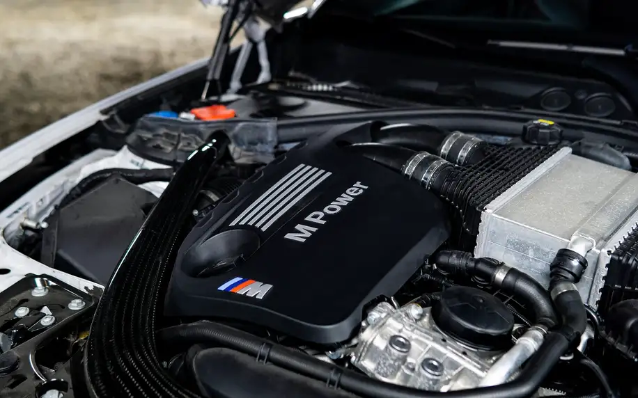 Našlápnuté BMW M2 Competition: spolujízda i řízení