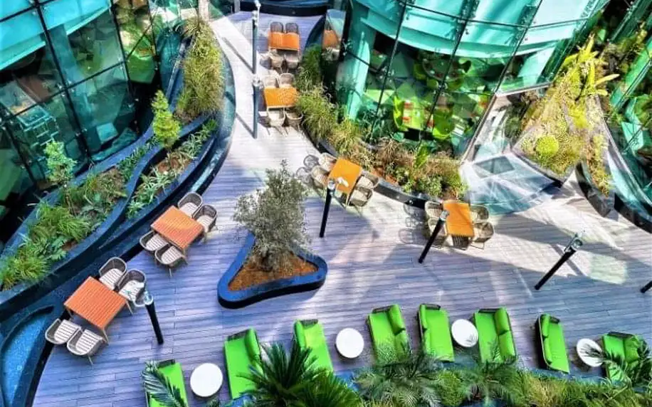 Al Khoory Sky Garden Hotel, Arabské emiráty