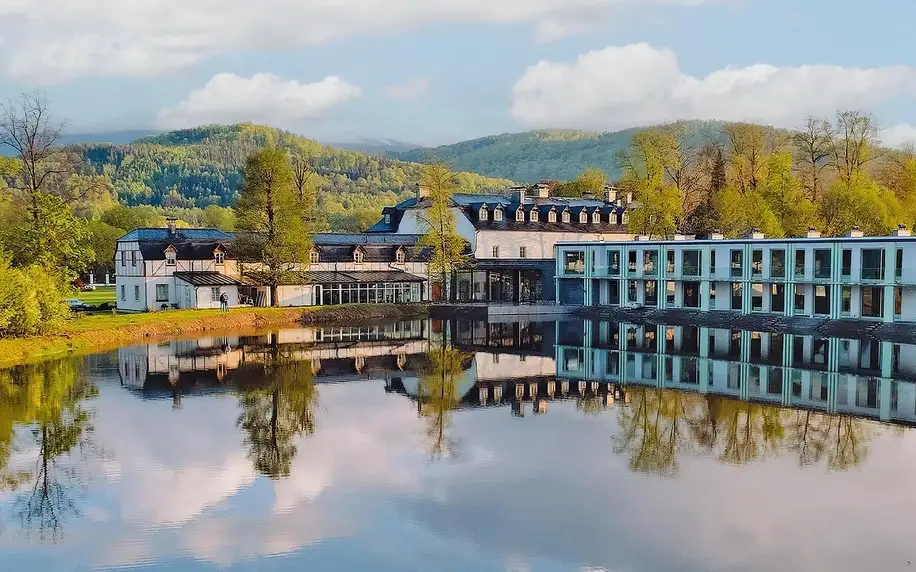 Luxusní pobyt na zámku v polských Krkonoších s jídlem a wellness