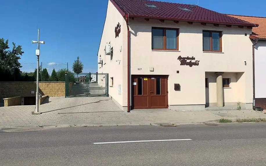 Drnholec: Apartmán Matyáš s možností vířivky na pokoji