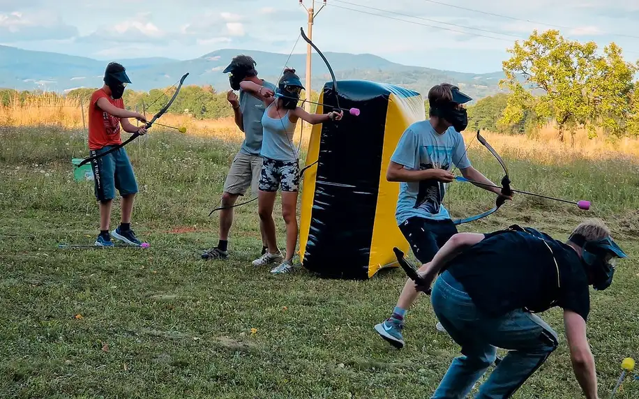 Akční týmová hra War Archery pro 6 až 16 hráčů