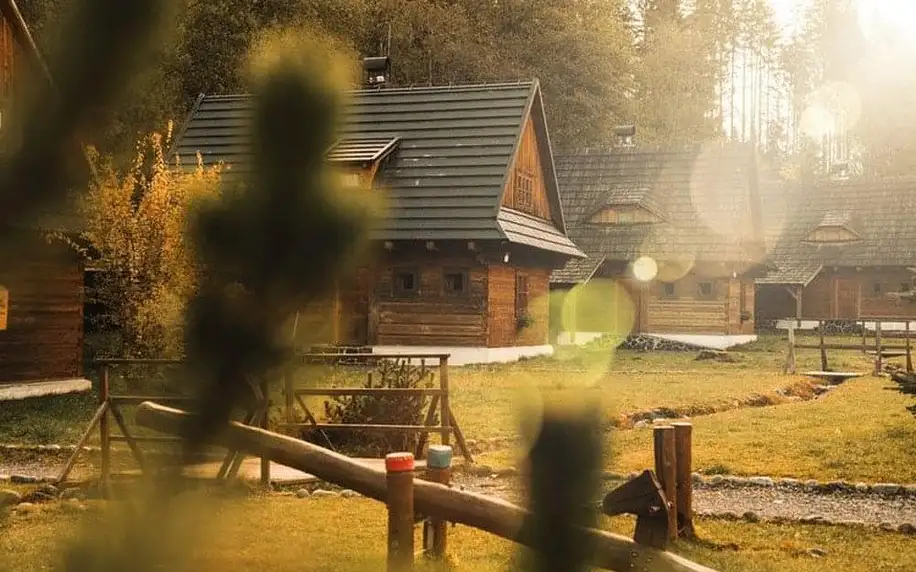 Ubytování se snídaní nebo polopenzí a vstupem do relax centra v liptovské dřevěnici