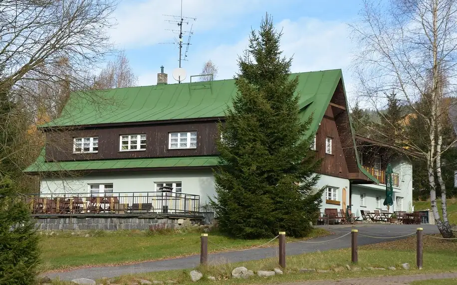 Pobyt v Harrachově až pro 5 osob: horský hotel s polopenzí