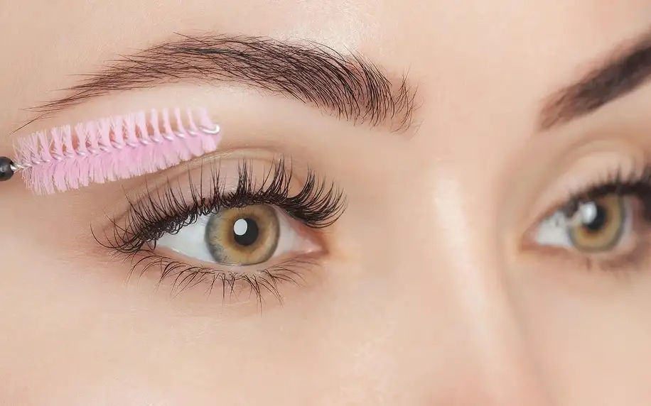 Lash lifting včetně barvení řas i laminace obočí