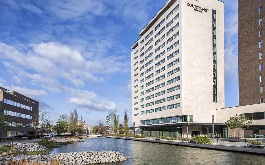 Courtyard Marriott Brno: polopenze a dítě zdarma