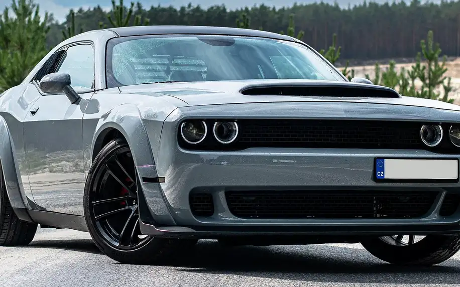 Dodge Challenger V8 5,7 l HEMI: spolujízda i pronájem