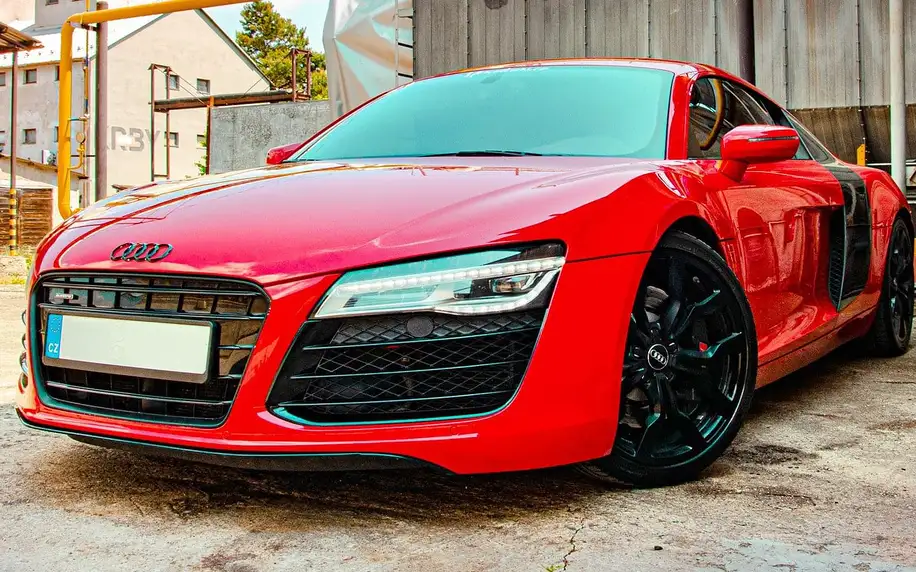 Jízda v ďábelské Audi R8 vč. paliva