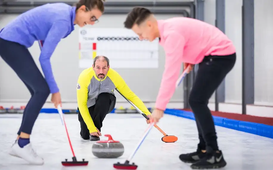 60–120min. lekce curlingu s trenérem až pro 10 osob