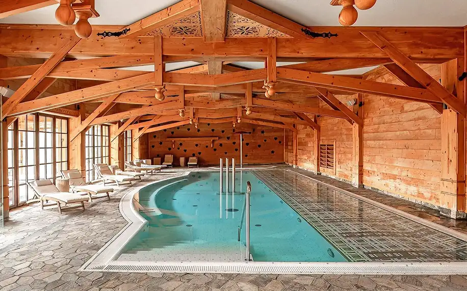 Luxusní 5* hotel v centru města: neomezený wellness