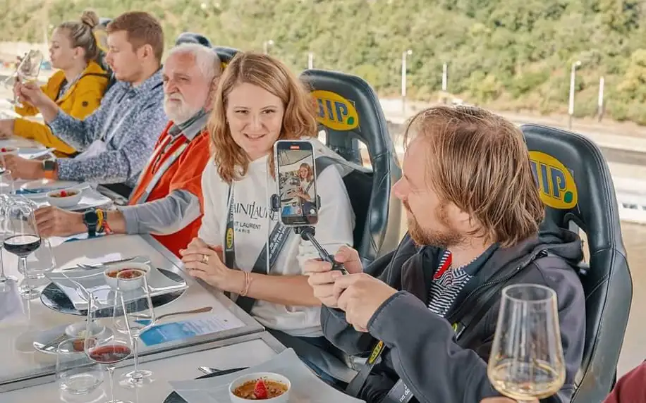 Lunch In the Sky - oběd nad Prahou