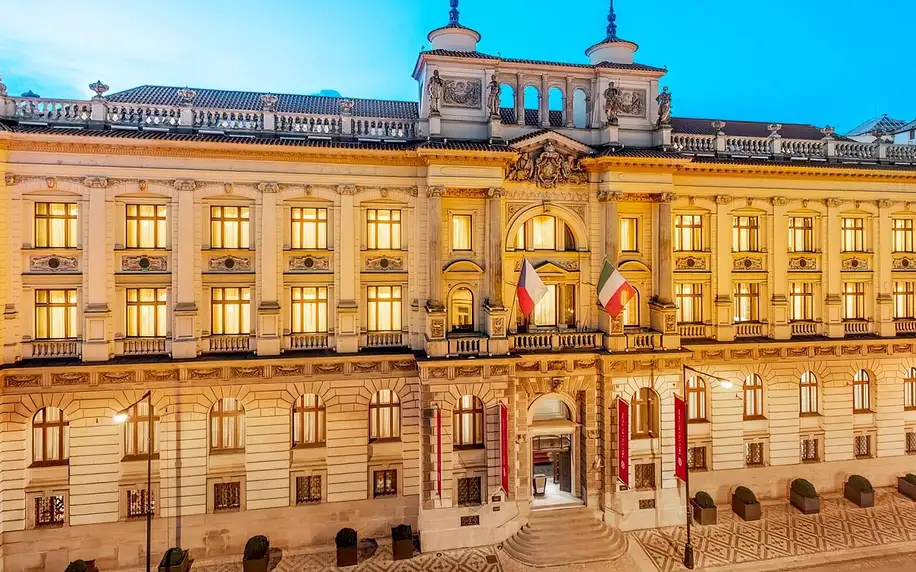 Honosný hotel v Praze i se snídaněmi či wellness