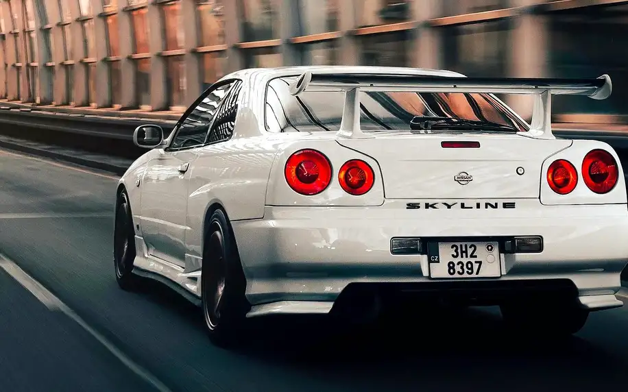 Jízda v Nissan Skyline R34 nebo Nissan Silvia na okruhu