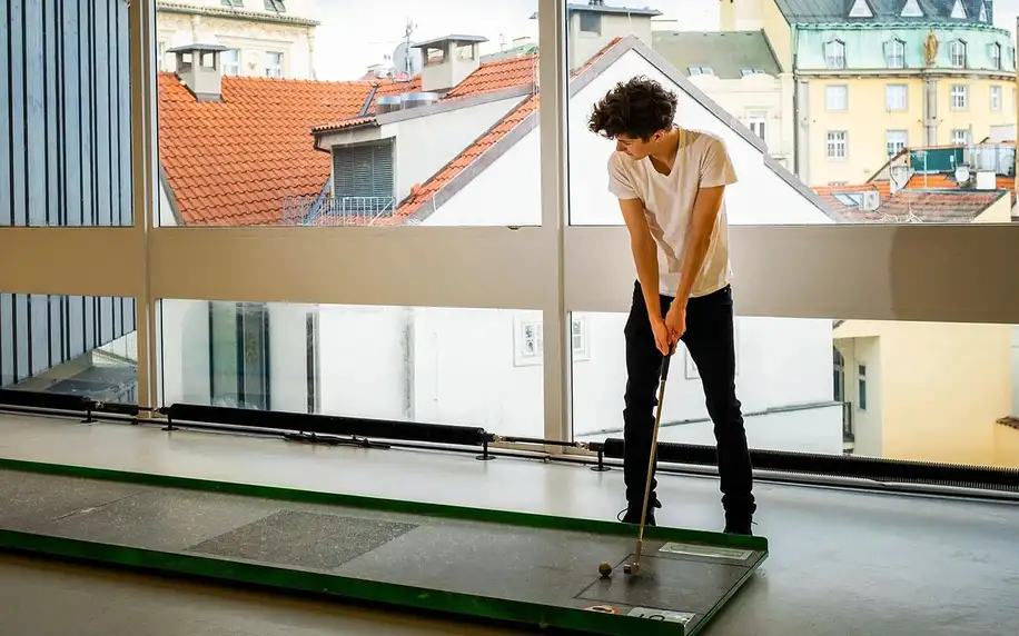 Minigolf na krytém hřišti: celodenní vstupy dítě i dospělý