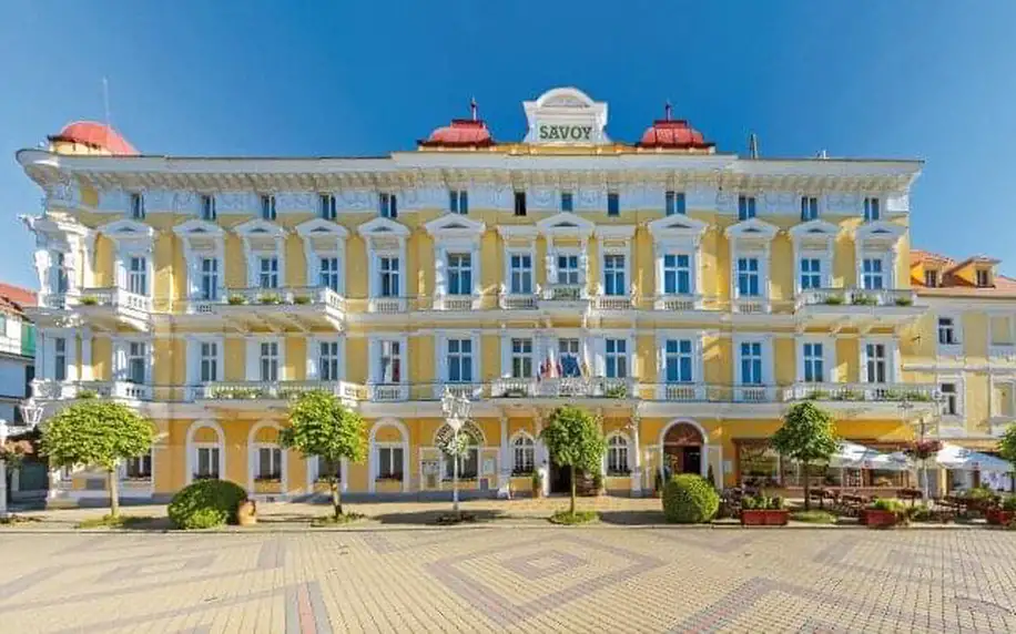 Františkovy Lázně ve Spa Hotelu Savoy **** s polopenzí, thajskou masáží, bazénem a saunou + hudební večery