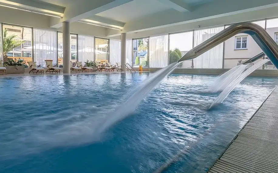 Relaxace & luxus: 5* Savoy Westend v Karlových Varech s wellness a bazénem 5 dnů / 4 noci, 4 osoby, snídaně