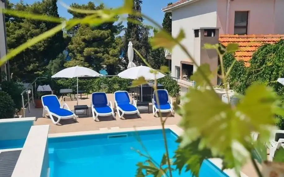 Chorvatsko, Trogir: Apartments Villa Natali - Heating Pool